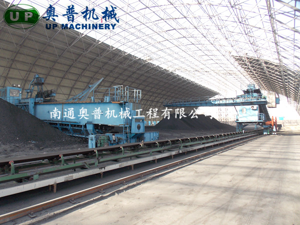 橋式刮板取料機河南項目現場(chǎng).JPG